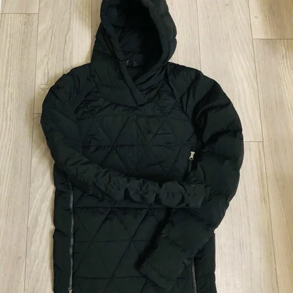 Lululemon black quilted puffy ladies jacket - Picture 3 of 4